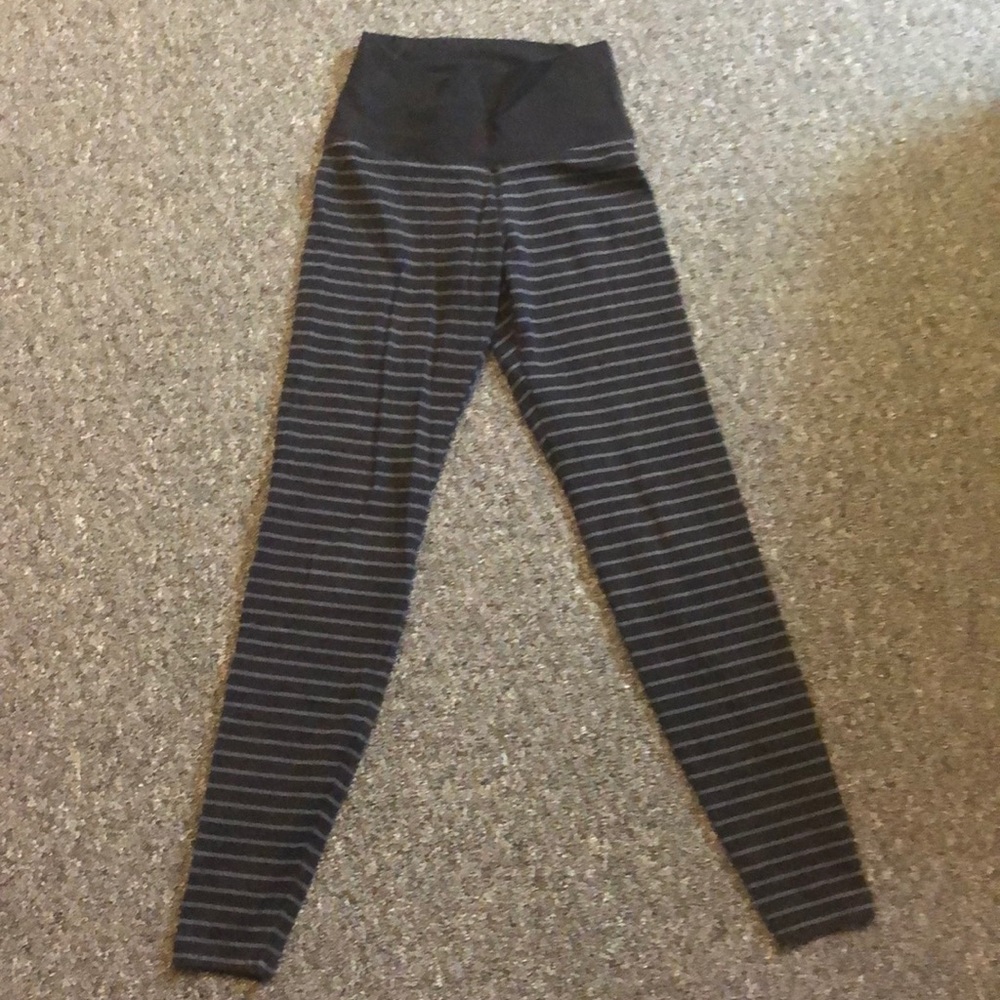 XS Old Navy yoga pants